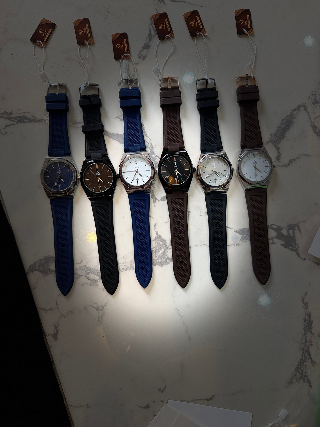 High Quality Silicone Strap Watch with Date