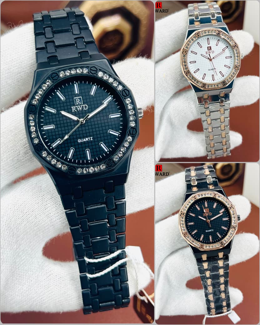 High Quality Stainless Steel Watch For Men's With Stone Embossed