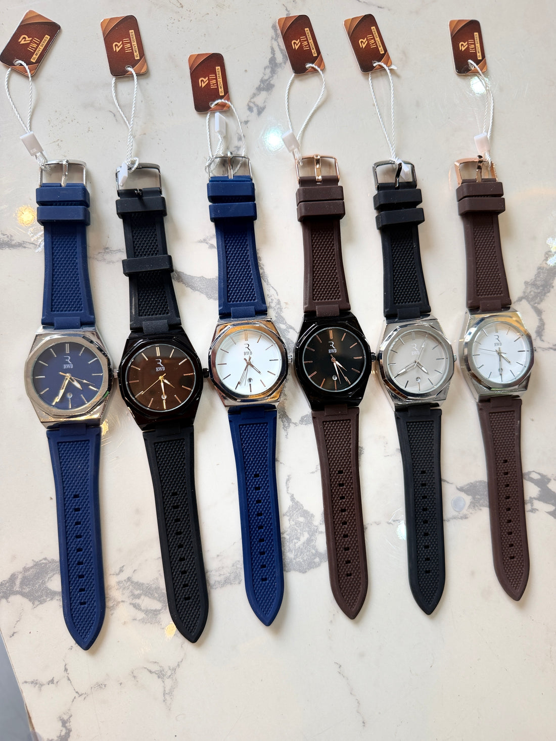 High Quality Silicone Strap Watch with Date