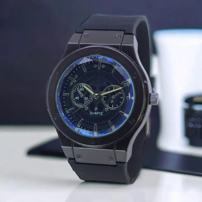 Sporty Men’s Silicone Watch