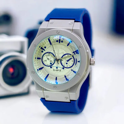Sporty Men’s Silicone Watch