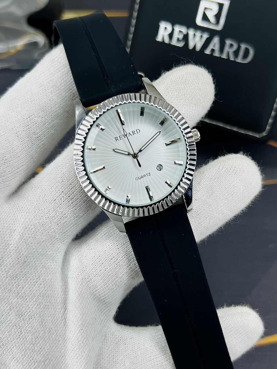 Reward Quartz Watch Black Rubber Strap,Magnet lock Premium Quality With Date